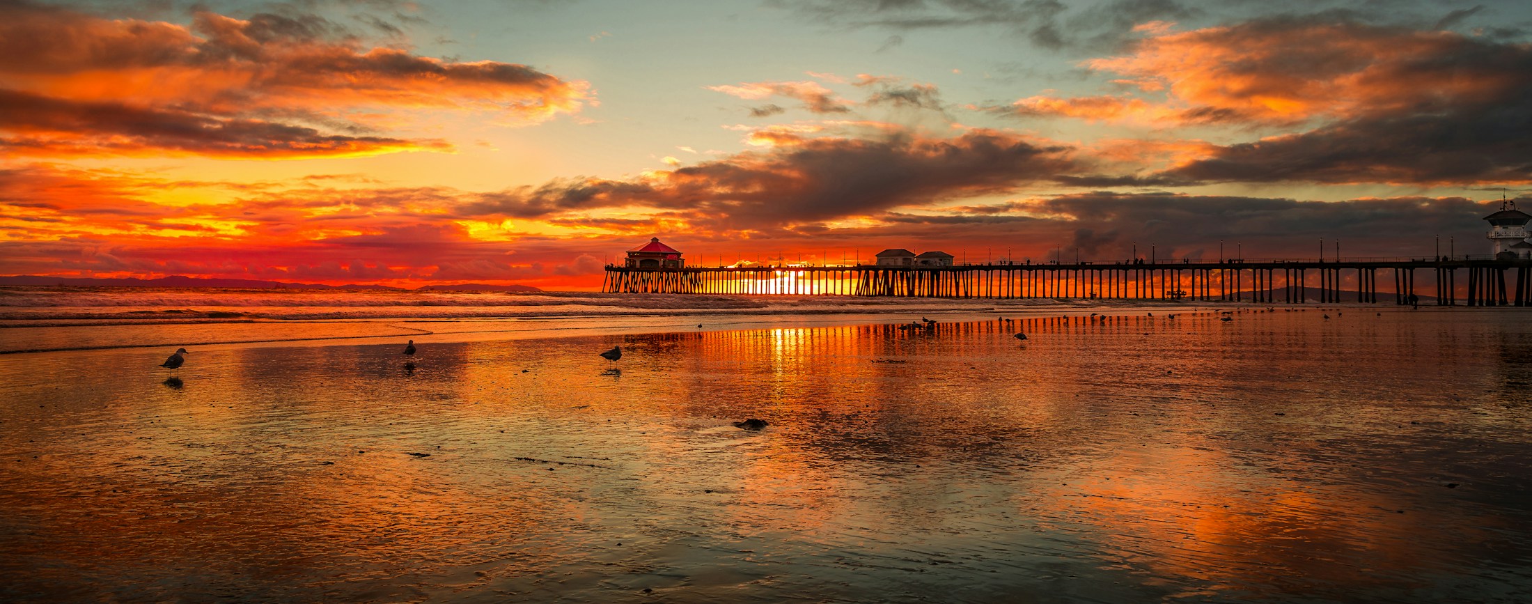 Huntington Beach coastline and pier